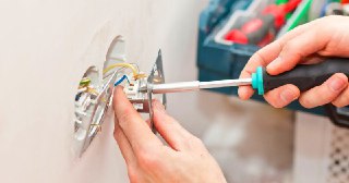 Электромонтажные работы Добрянка цена 472 руб Электрика под ключ